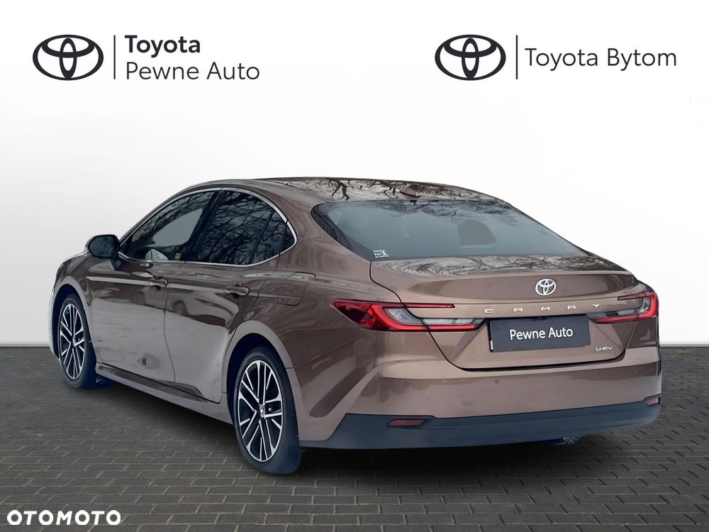 Toyota Camry - 18