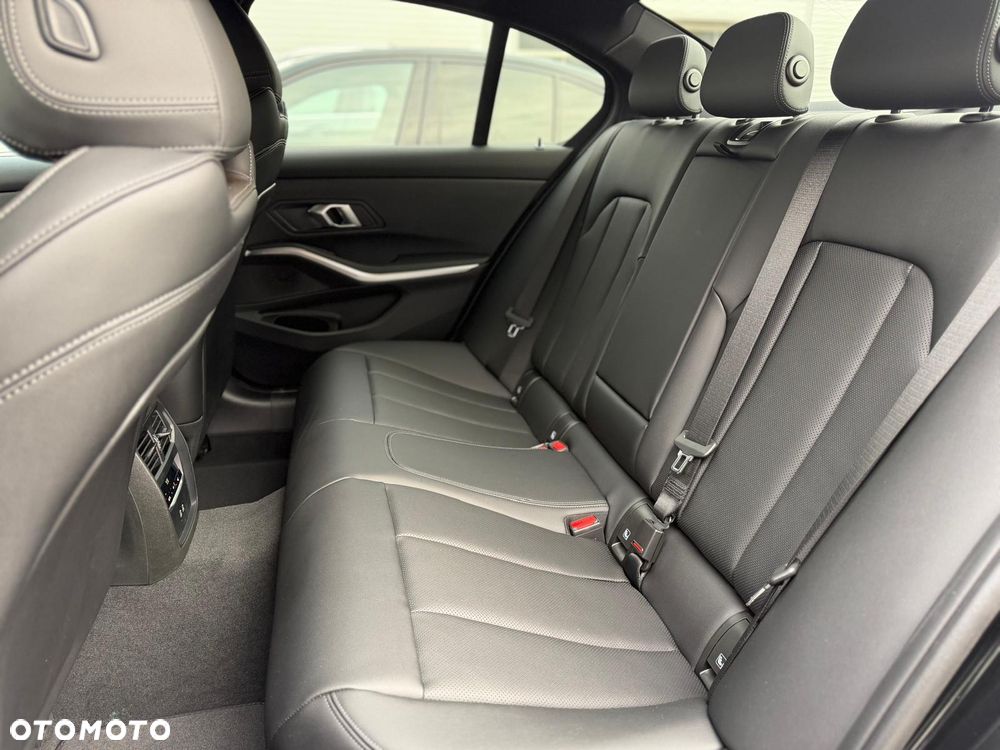 BMW Seria 3 - 27
