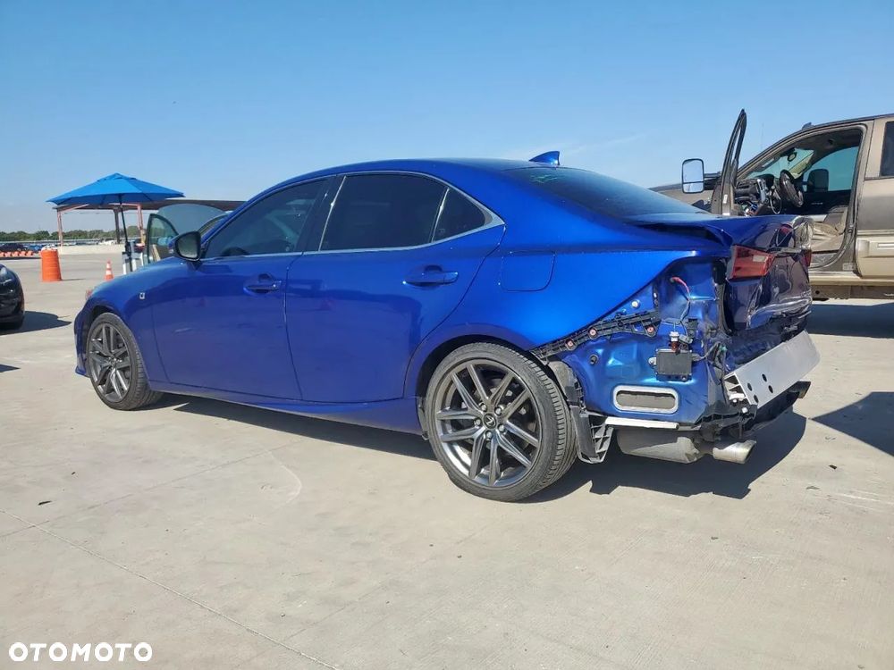 Lexus IS - 2