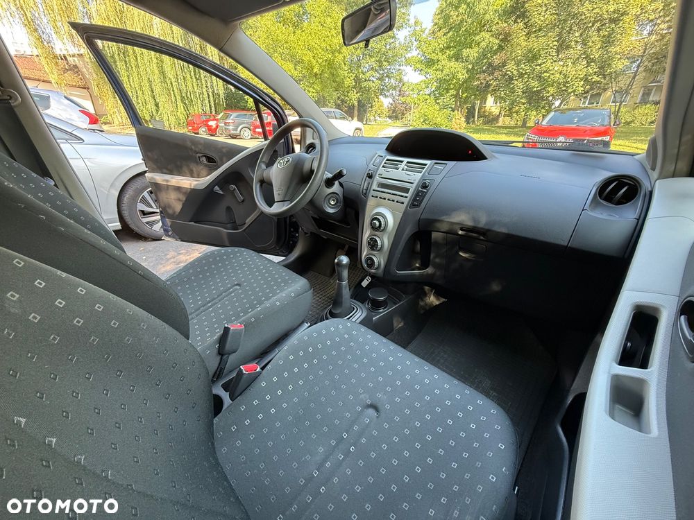 Toyota Yaris 1.3 Terra - 6