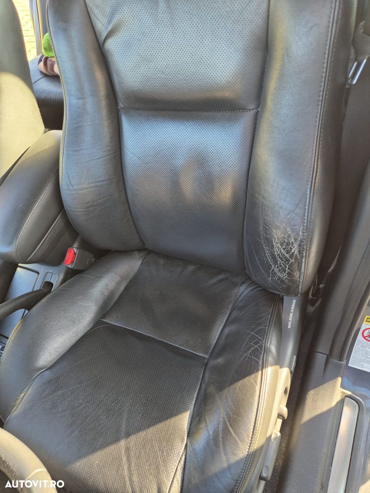 Toyota Avensis 2.0 Sedan Executive - 12