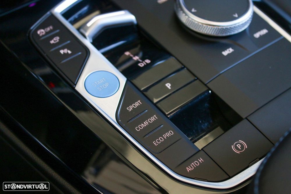 BMW iX3 M Sport Impressive - 32