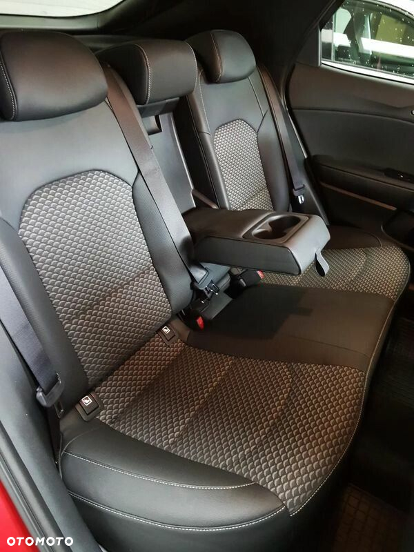 Kia XCeed 1.5 T-GDI Business Line DCT - 24