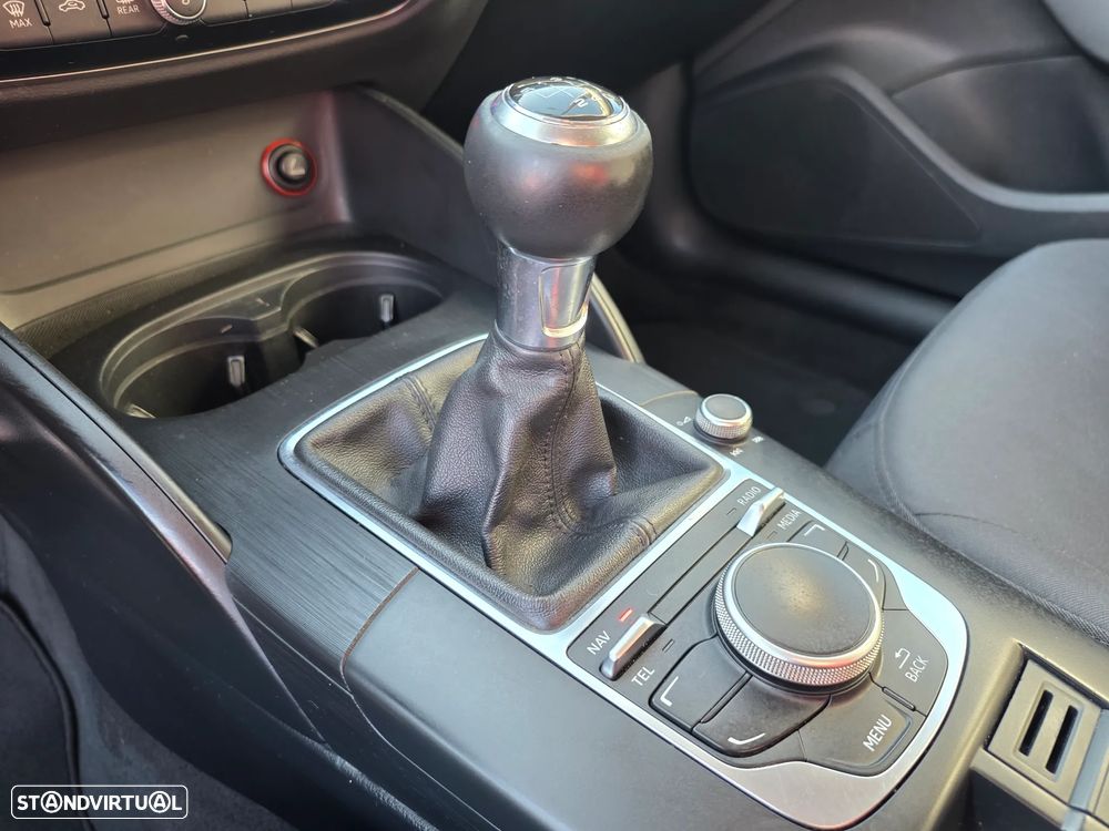 Audi A3 Sportback 1.6 TDI (clean diesel) S line Sport Pack - 38