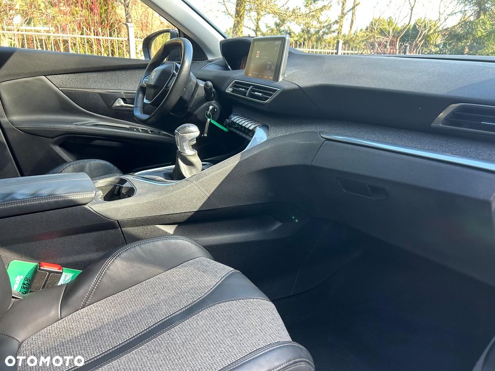 Peugeot 3008 1.6 BlueHDi Allure S&S - 25