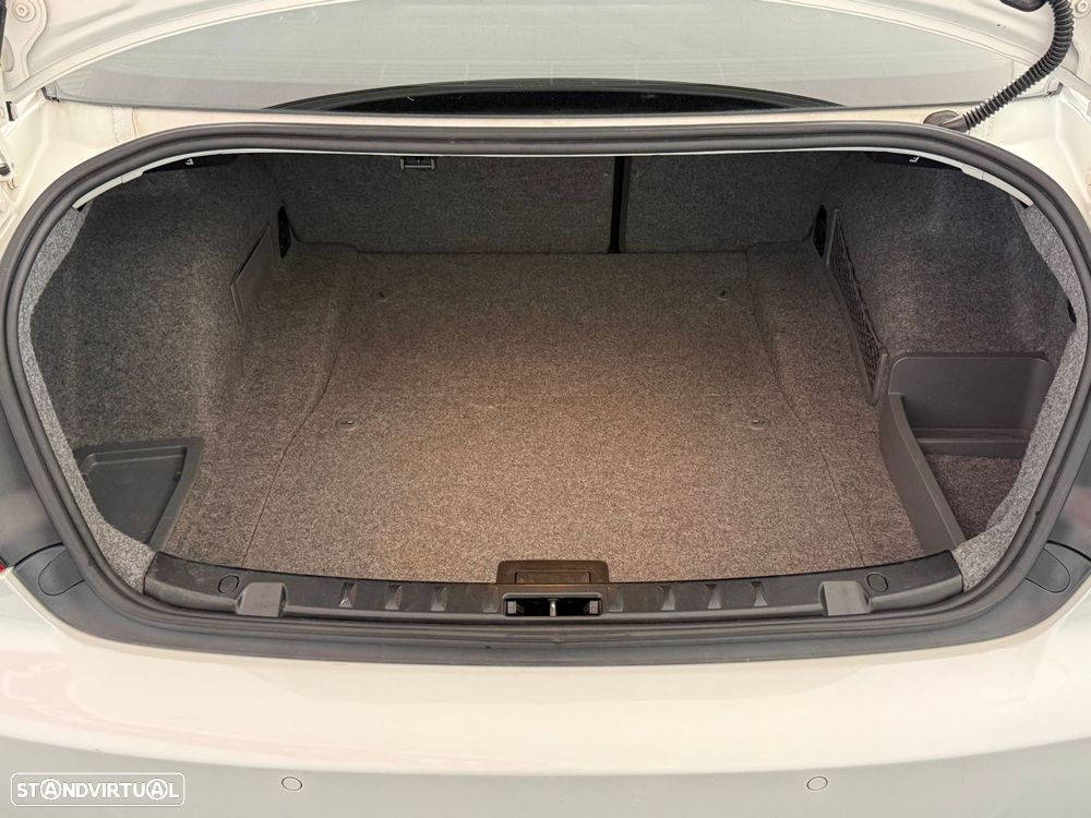 BMW 320 d xDrive Coupe Edição M - 30