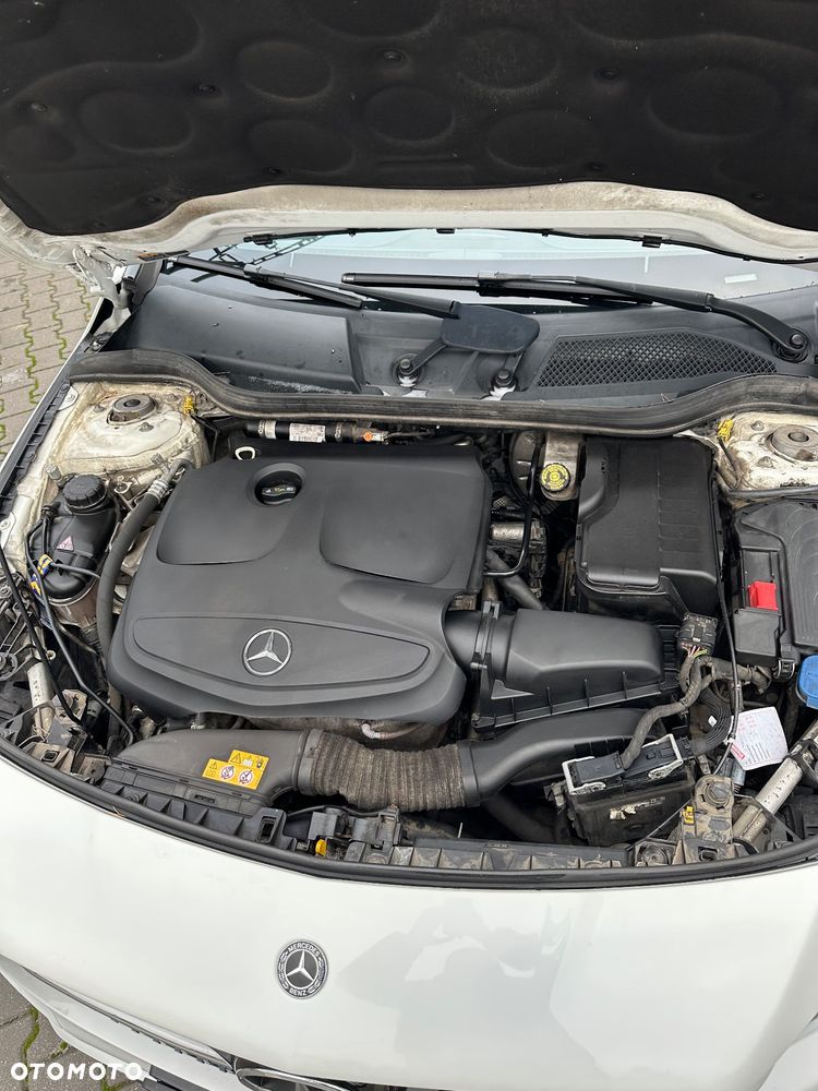 Mercedes-Benz CLA 200 7G-DCT - 13