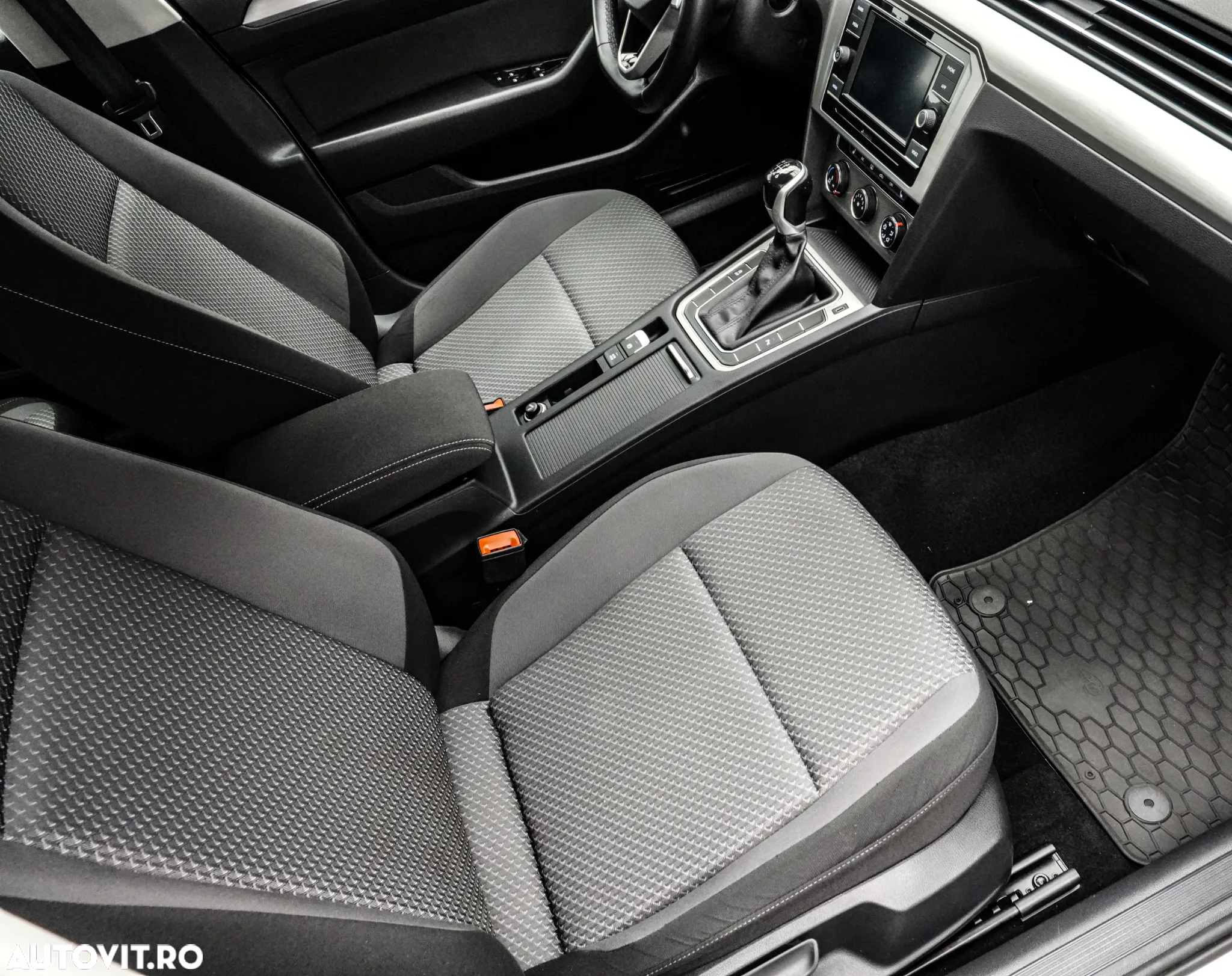 Volkswagen Passat 2.0 TDI Comfortline - 13
