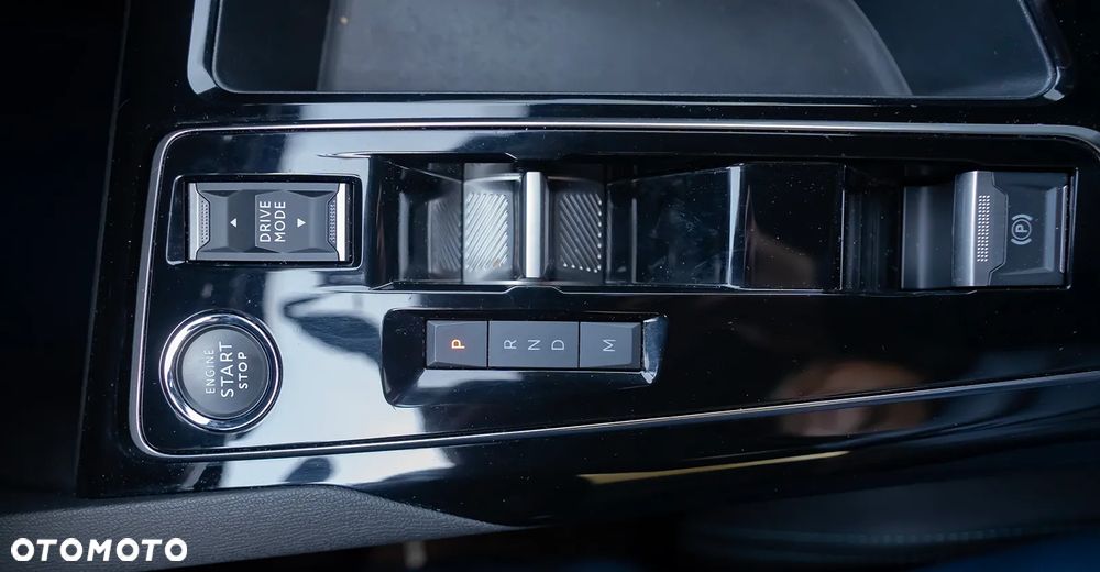 Peugeot 3008 BlueHDi 130 Stop & Start EAT8 Allure Business-Paket - 32