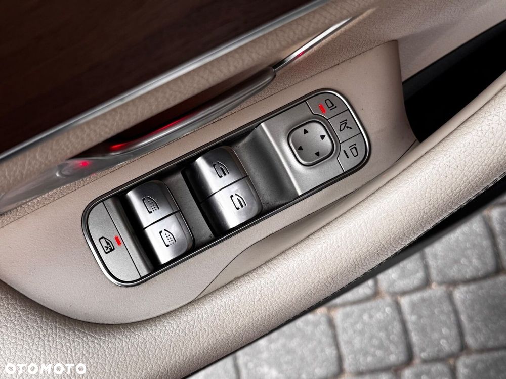 Mercedes-Benz GLE 300 d 4-Matic - 39