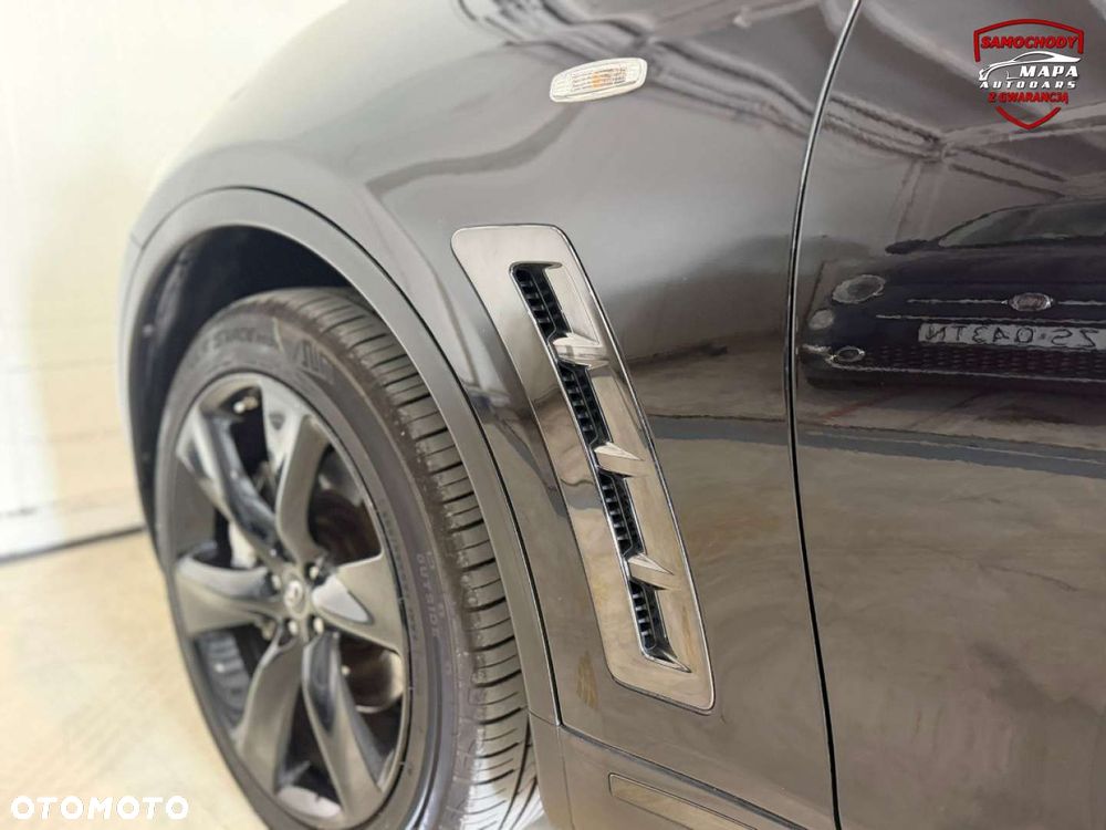 Infiniti QX70 - 11