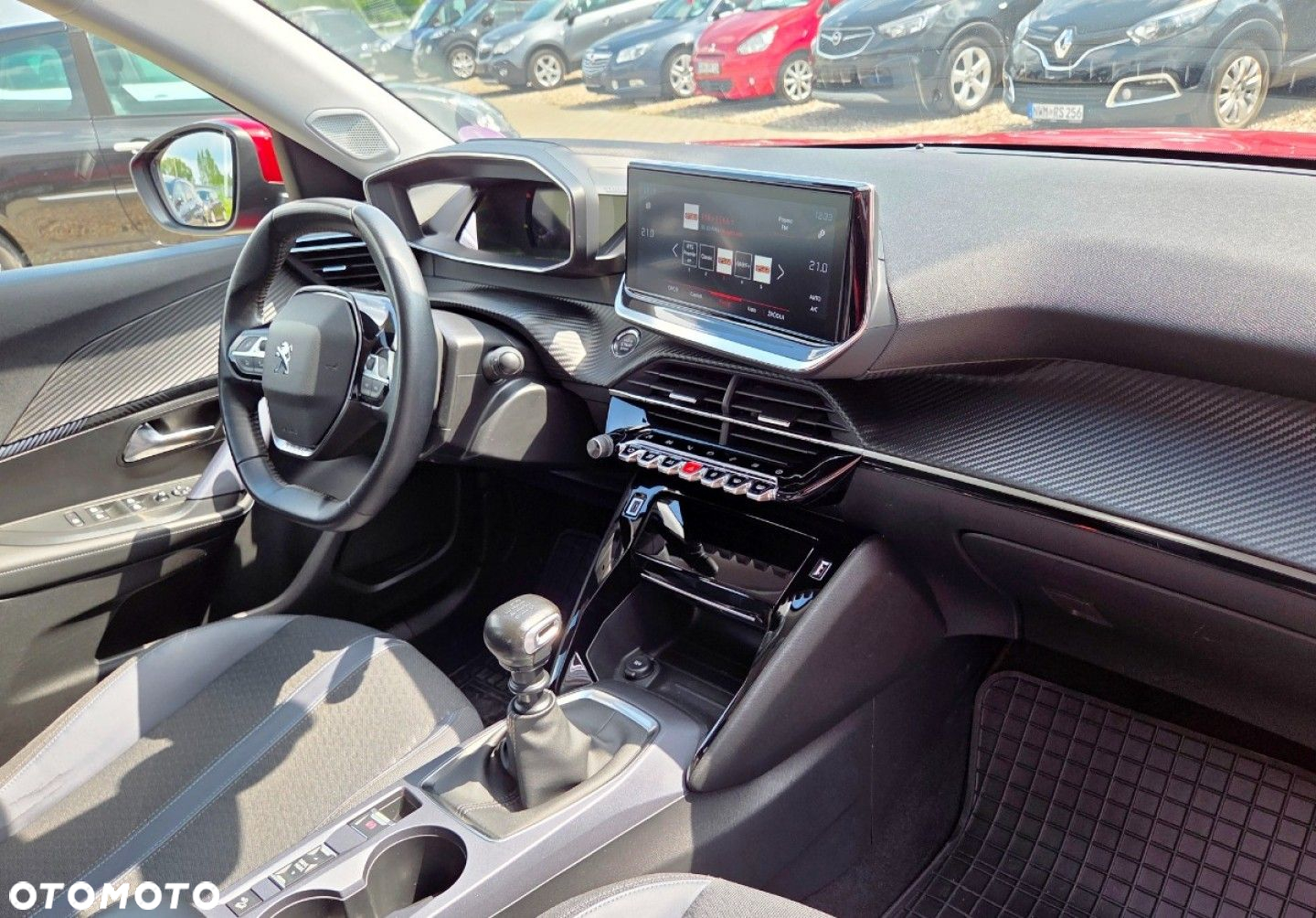 Peugeot 2008 - 8