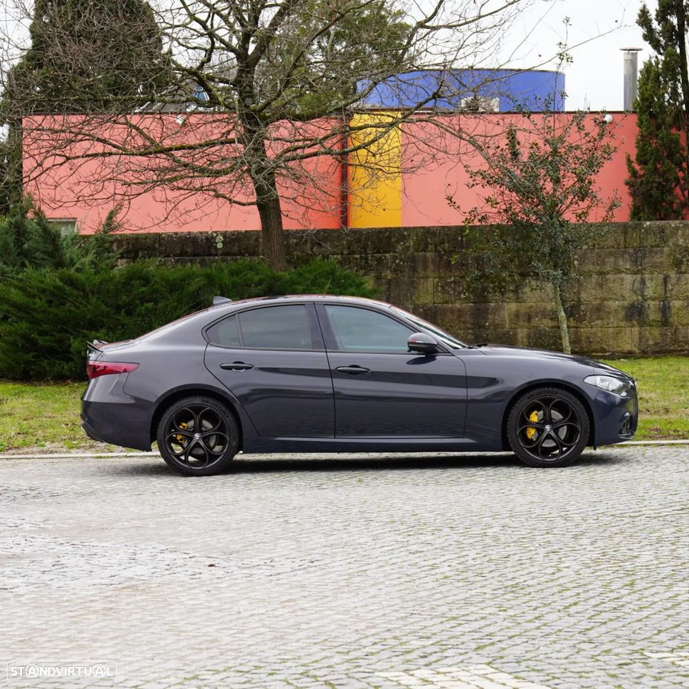 Alfa Romeo Giulia 2.2 D AT8 - 6