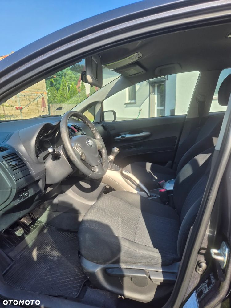 Toyota Auris - 10