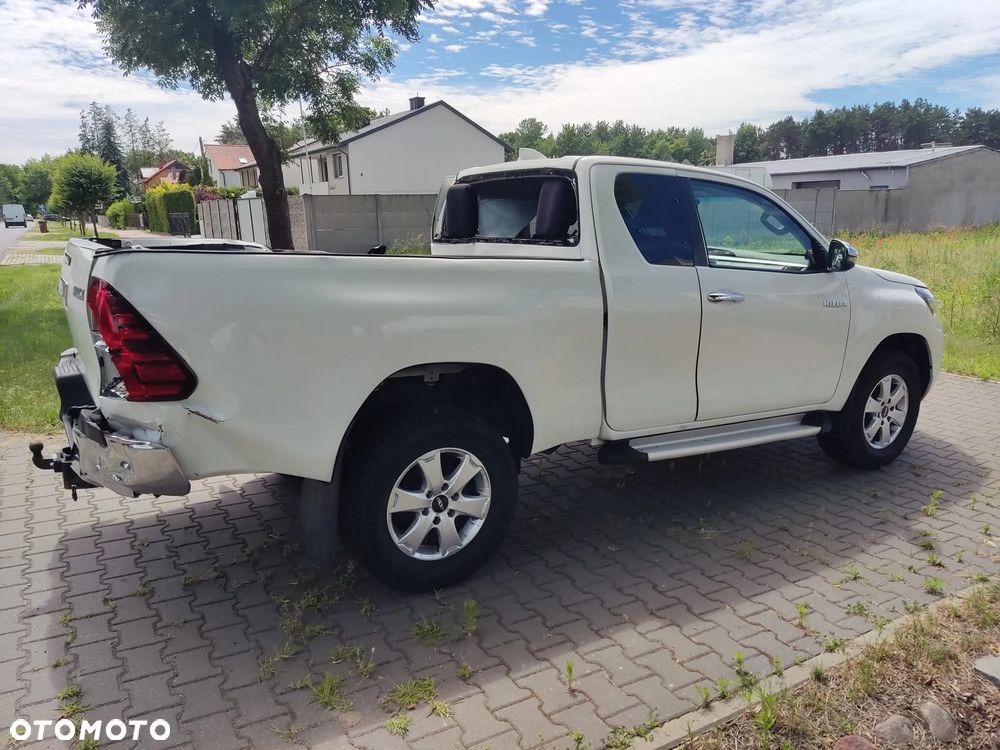 Toyota Hilux - 10