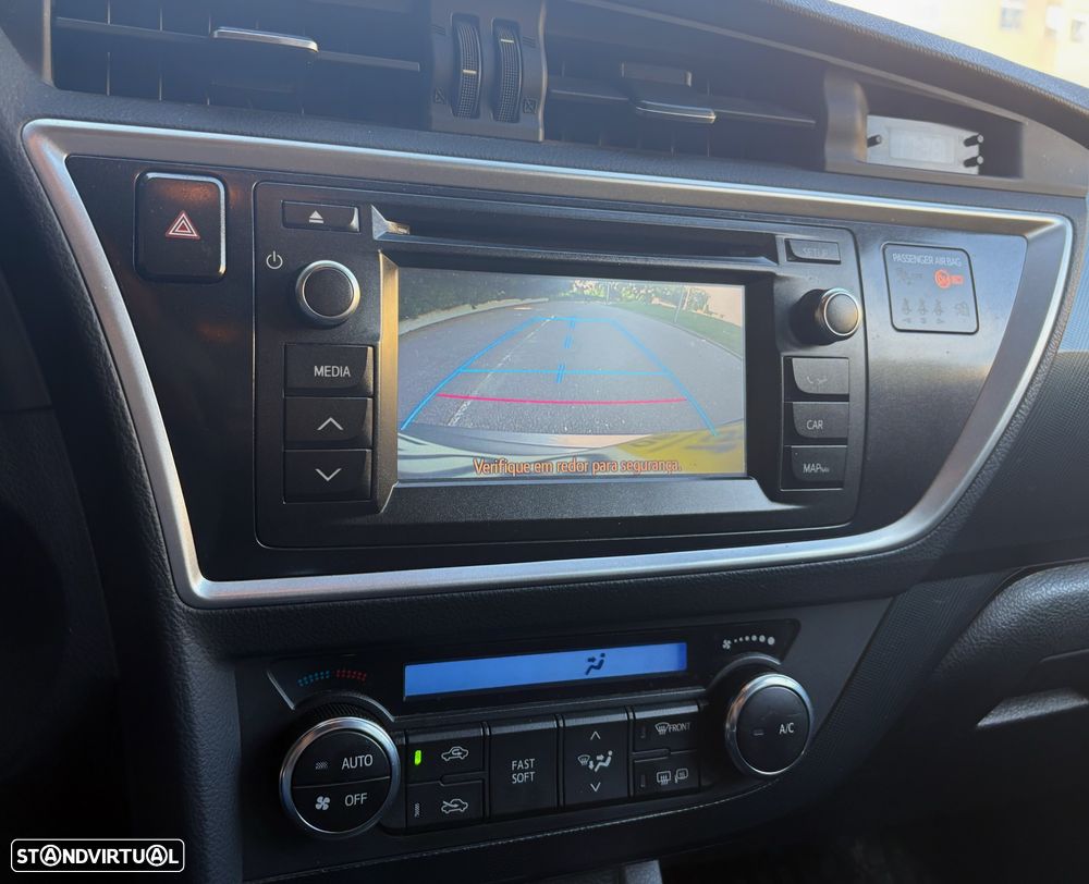 Toyota Auris Touring Sports 1.4 D-4D C.+P.Techo+P.Sport - 8