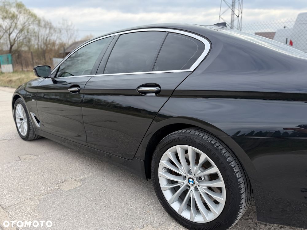 BMW Seria 5 530d xDrive Luxury Line - 11
