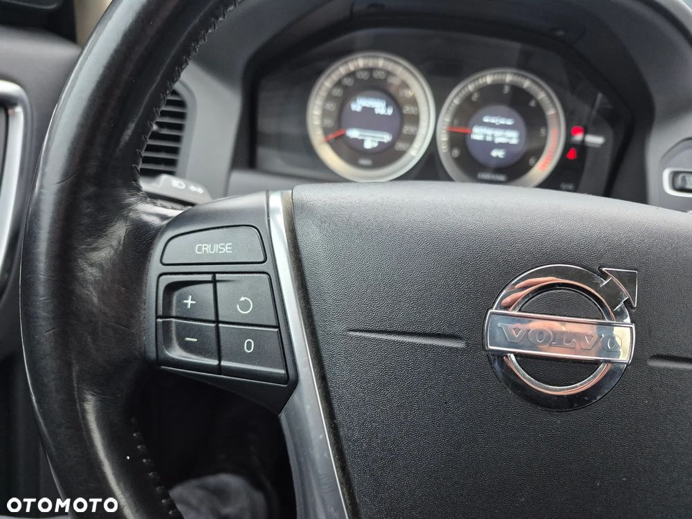 Volvo XC 60 D3 AWD Momentum - 30
