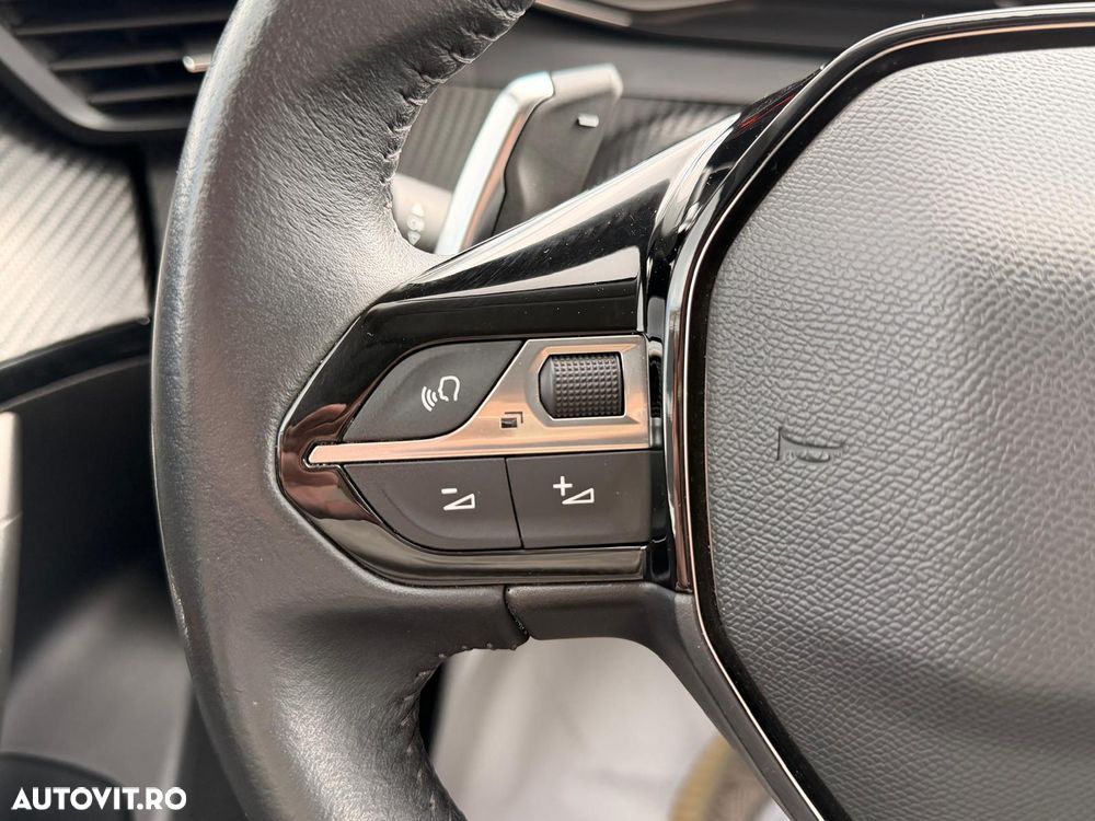 Peugeot 2008 1.2 L PureTech STT EAT8 Allure - 31