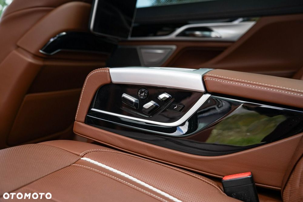 BMW Seria 7 750Ld xDrive - 35