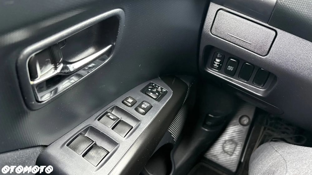 Mitsubishi Outlander 2.4 2WD Plus - 23
