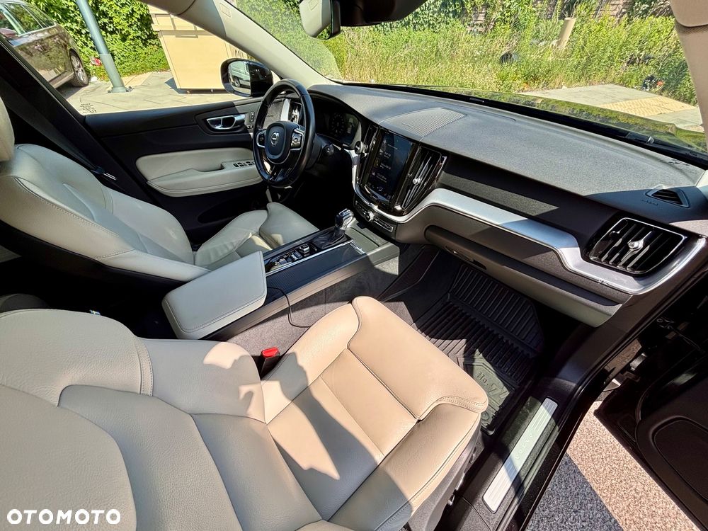 Volvo XC 60 D4 AWD Momentum - 17