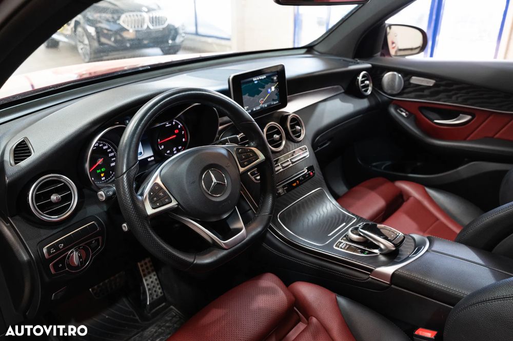 Mercedes-Benz GLC Coupe 250 4Matic 9G-TRONIC AMG Line - 6