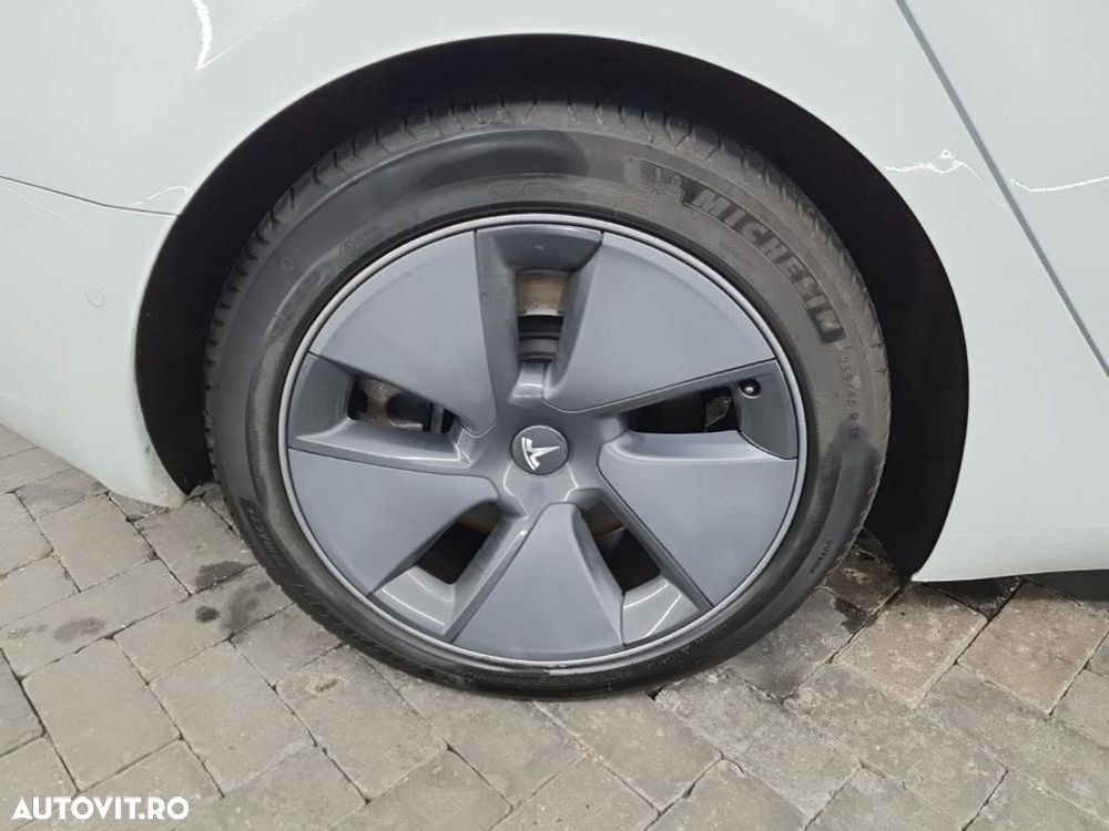 Tesla Model 3 - 15