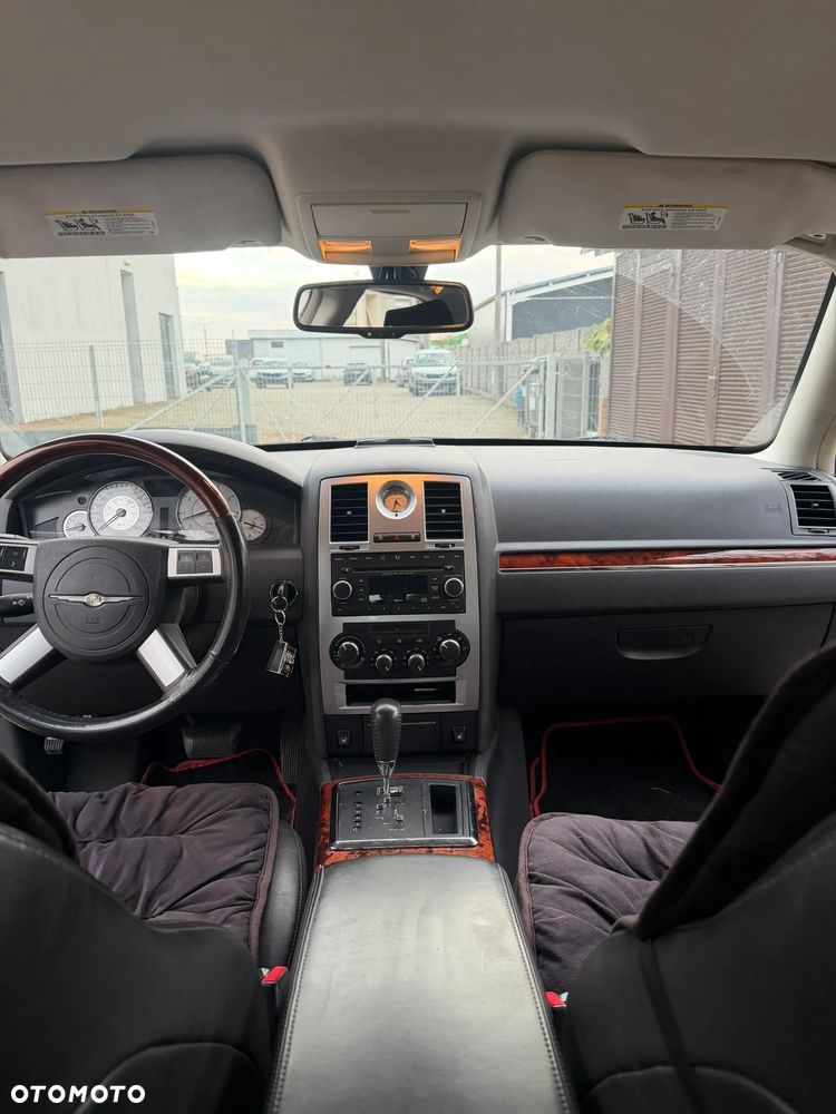 Chrysler 300C - 9