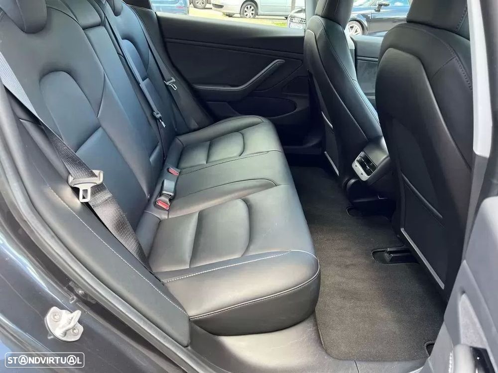 Tesla Model 3 - 16