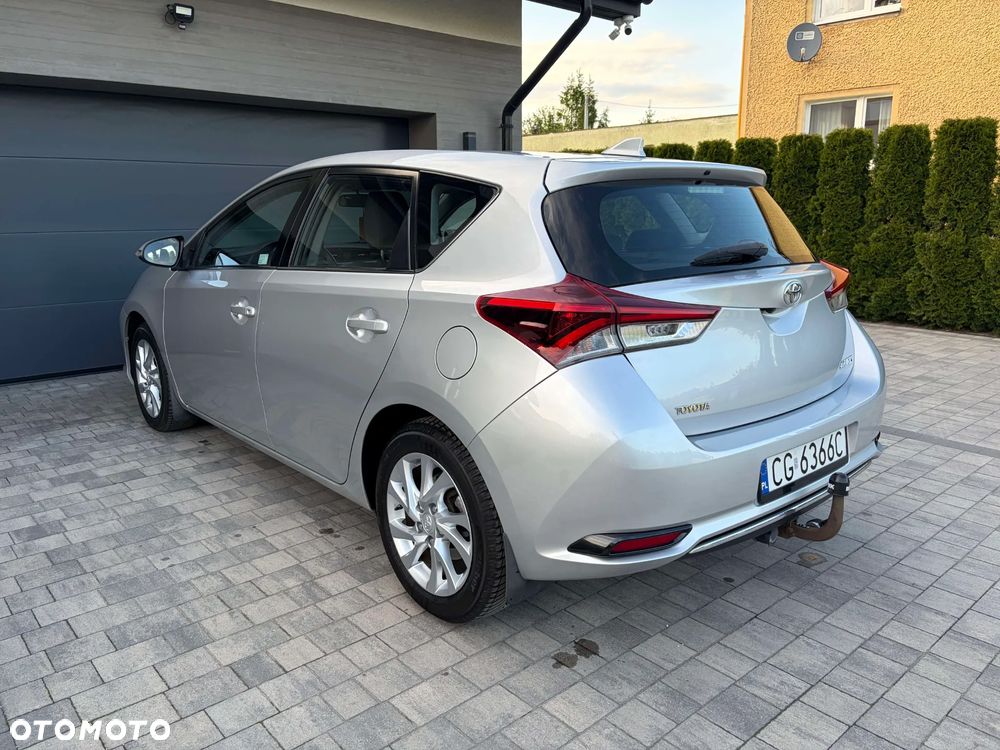 Toyota Auris 1.6 Premium - 6