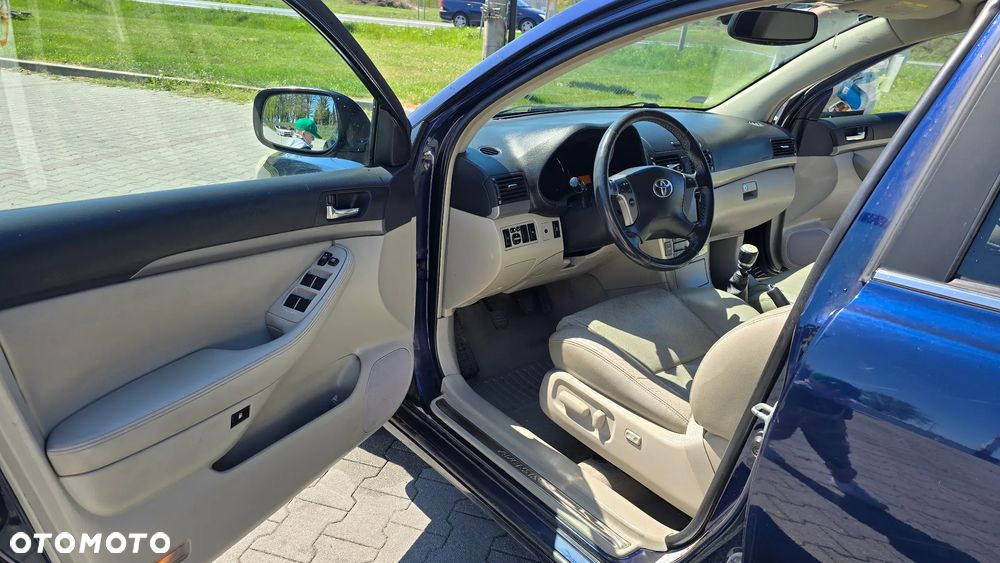 Toyota Avensis 2.2 D-CAT Prestige - 4