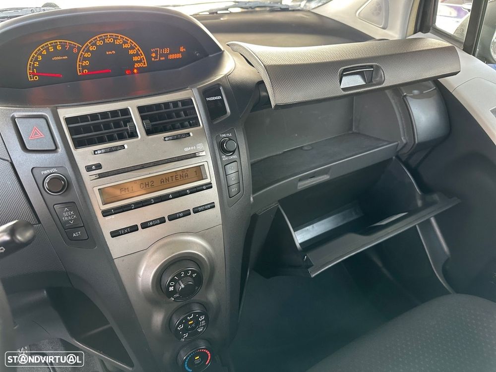 Toyota Yaris 1.0 VVT-i ACtive+AC - 10