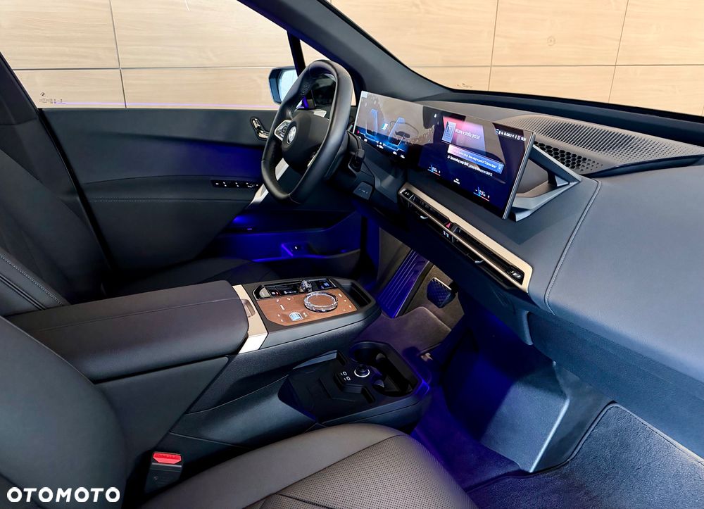 BMW iX xDrive40 76.6kWh - 28