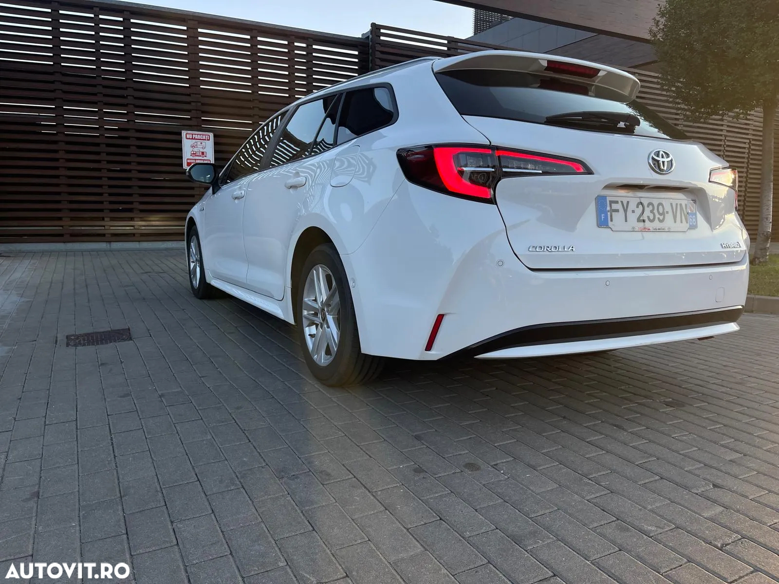 Toyota Corolla 1.8 HSD Dynamic - 9