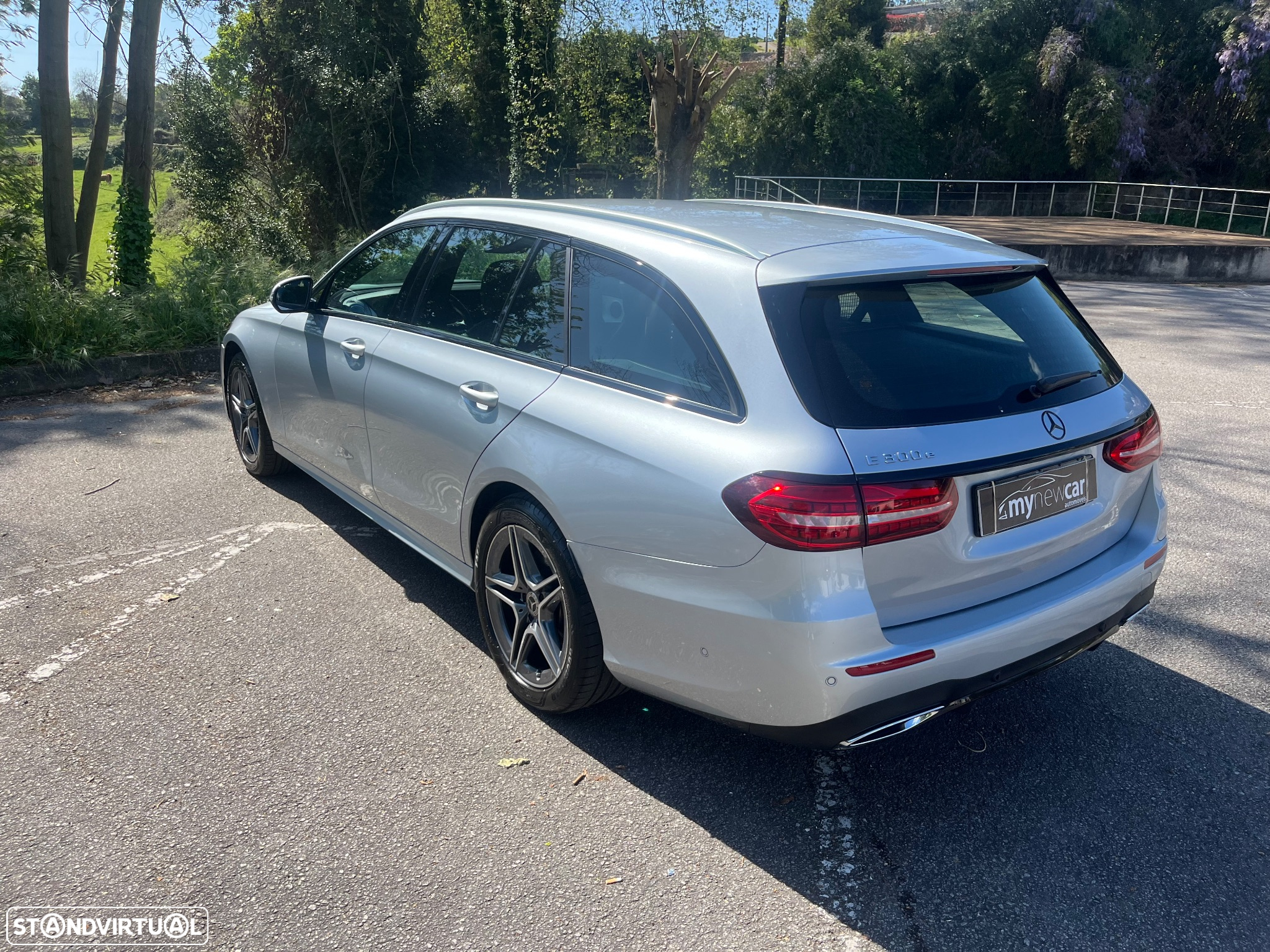 Mercedes-Benz E 300 T 9G-TRONIC AMG Line - 15