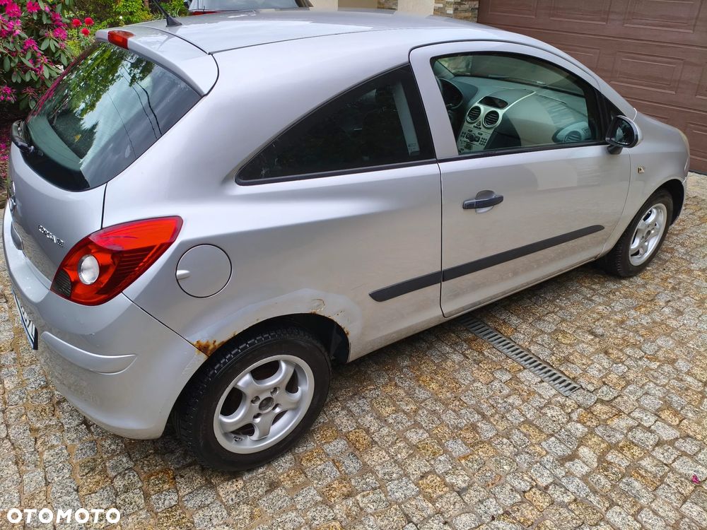Opel Corsa 1.2 16V Essentia - 4