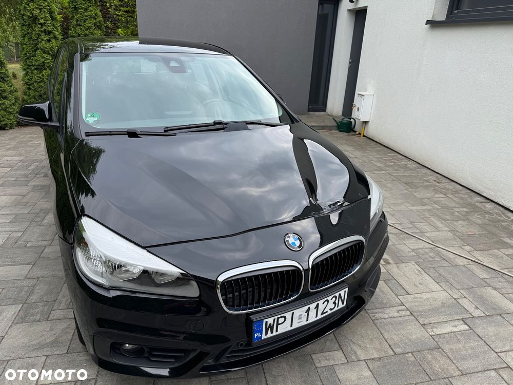 BMW Seria 2 218d - 5