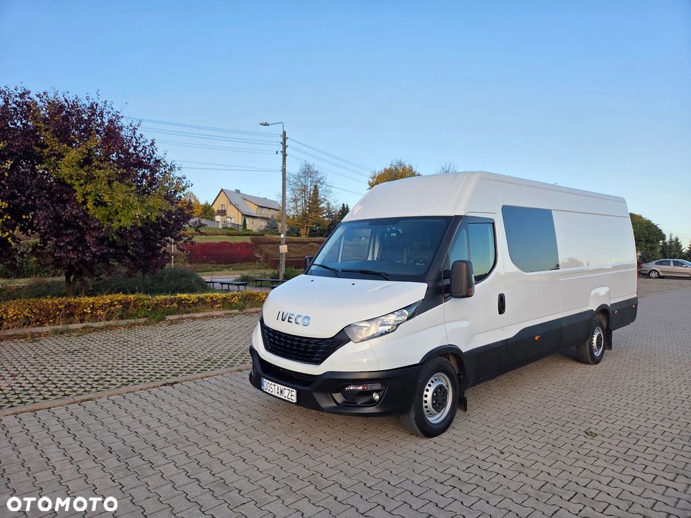 Iveco Daily 35S180 / doka / auto brygadowe / 7 osobowe /