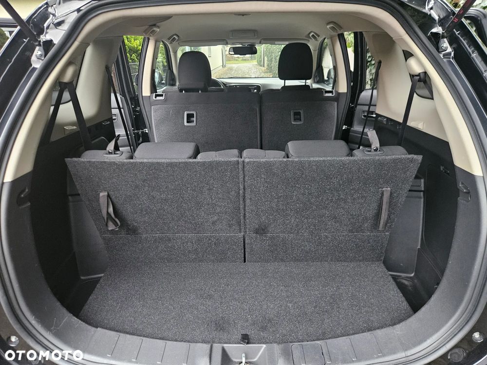 Mitsubishi Outlander 2.2 DI-D 4WD Plus - 33