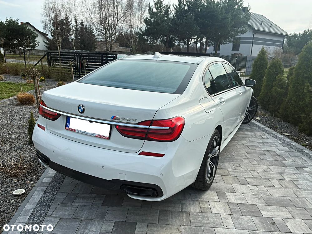 BMW Seria 7 740Li - 26