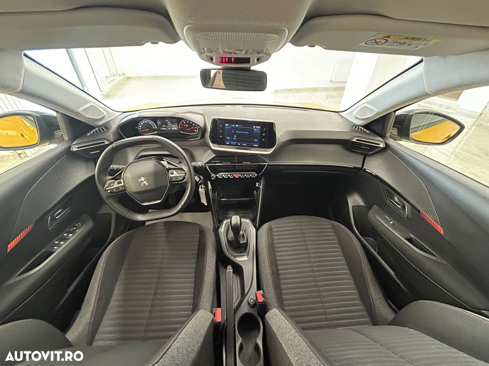 Peugeot 208 1.2 L PureTech STT Active - 8