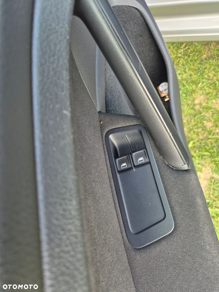 Volkswagen Golf - 14