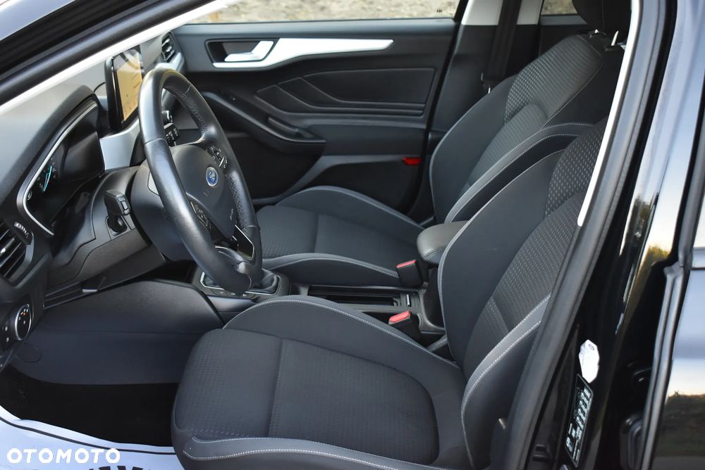 Ford Focus 1.0 EcoBoost Titanium X - 24