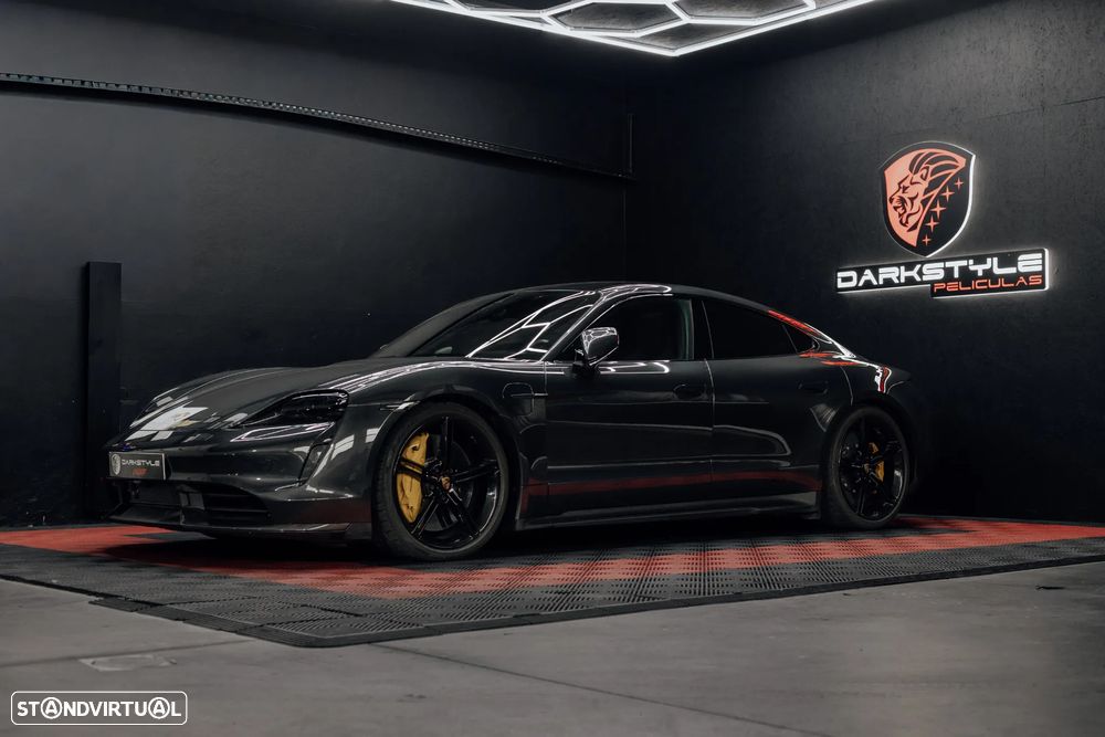 Porsche Taycan Turbo S - 10