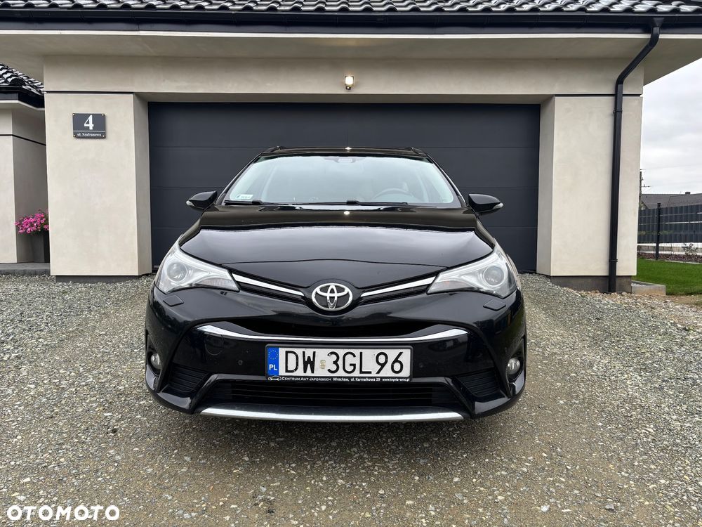 Toyota Avensis 2.0 D-4D Prestige - 2