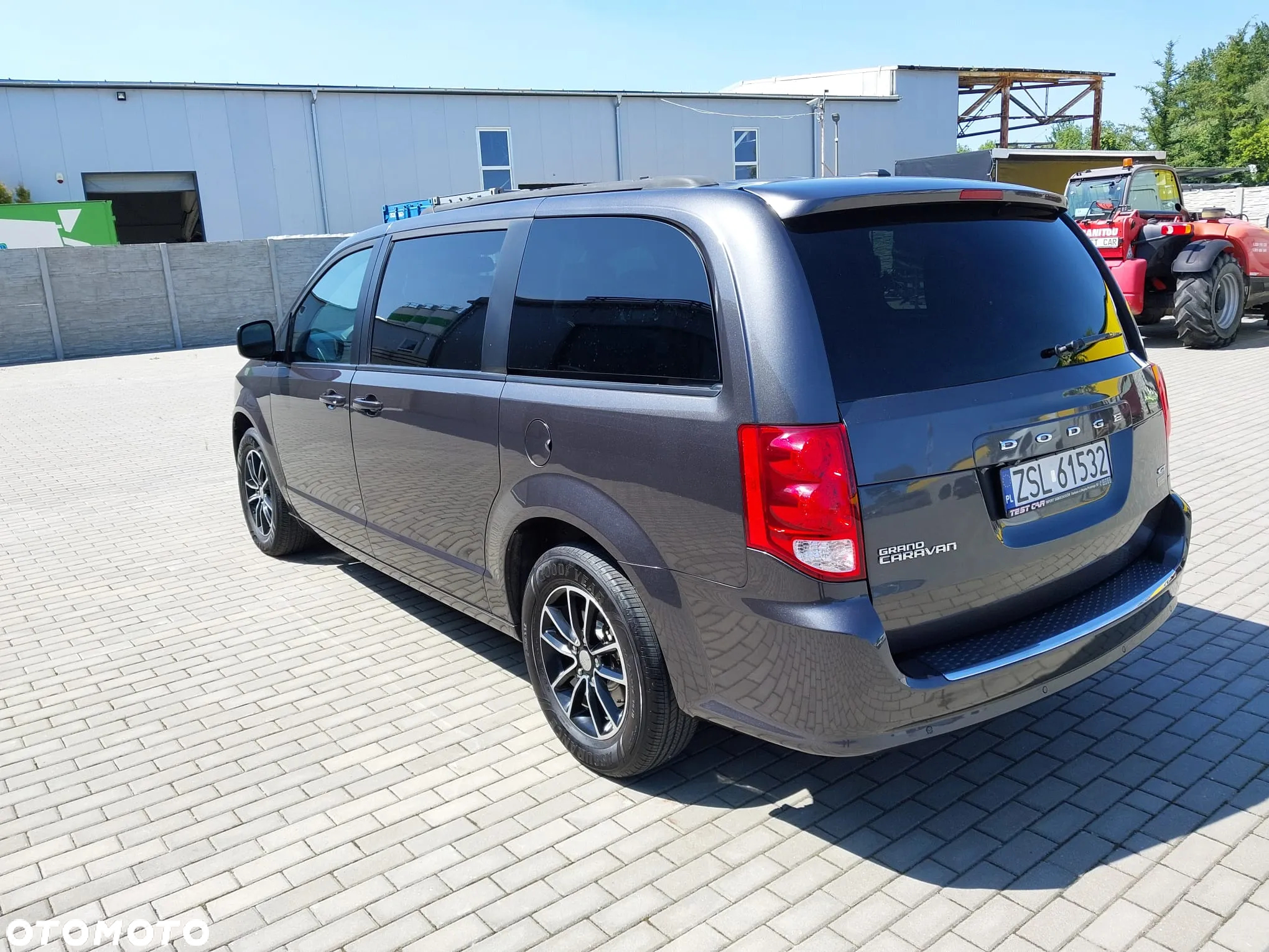 Dodge Grand Caravan - 4