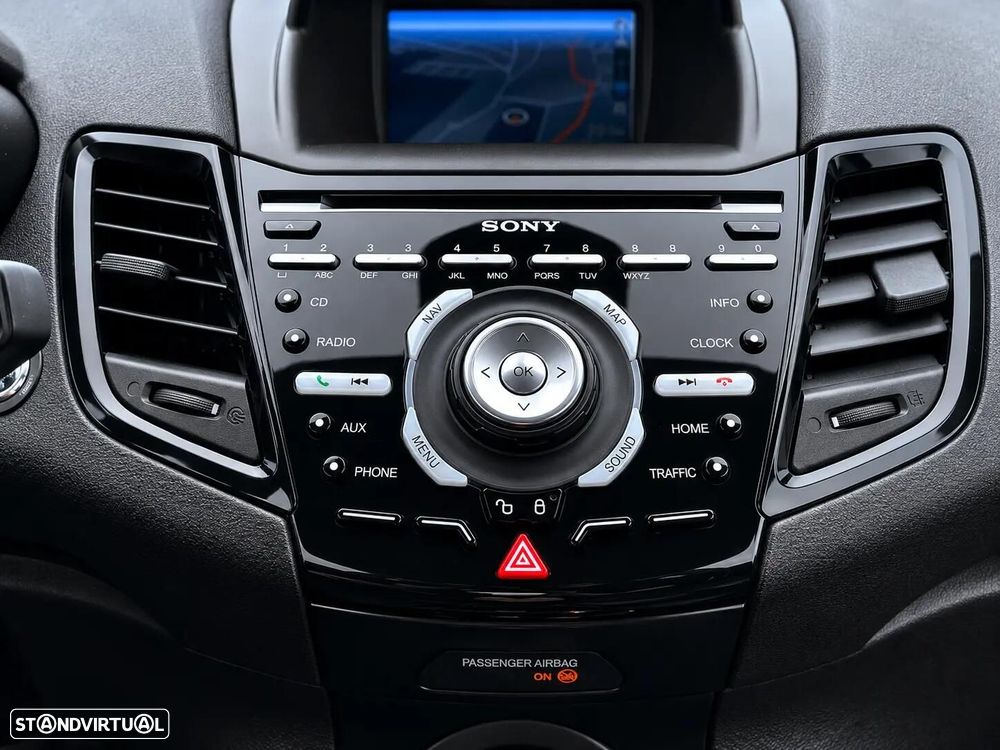 Ford Fiesta 1.6 EcoBoost c/ Pack Pele Desportiva ST - 16