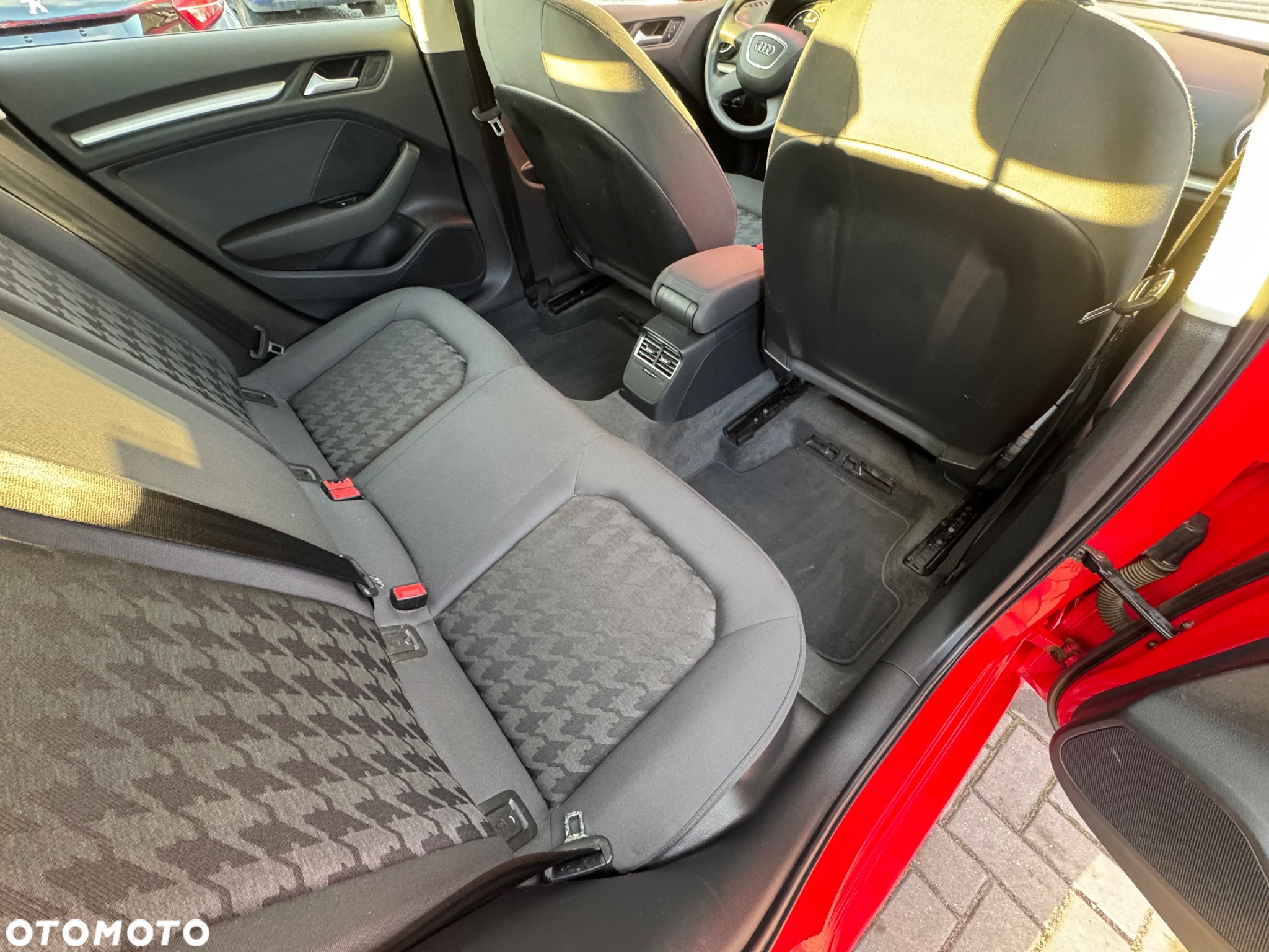 Audi A3 1.2 TFSI Sportback S tronic Attraction - 27