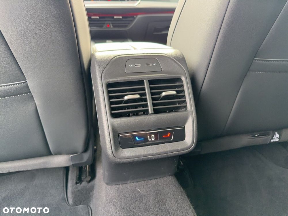 Volkswagen Passat Variant 1.5 TSI ACT mHEV Business DSG - 36